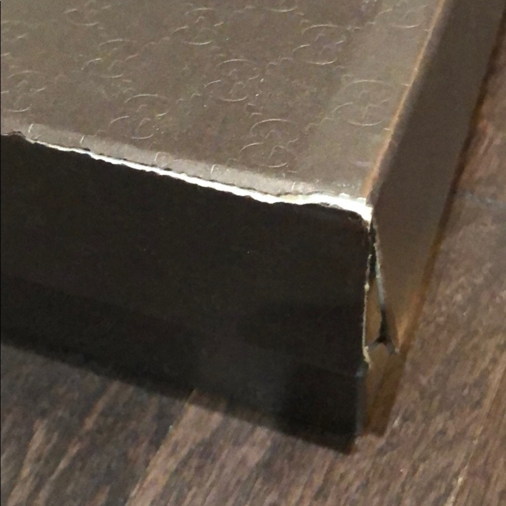 Lot GUCCI, FENDI, BURBERRY, & HUNTER EMPTY boxes - Picture 5 of 5